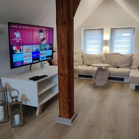 Wohlfuehl-wohnung Mit Sternekomfort Als Maisonette Mit Dachausstieg In Апартаменты Танне