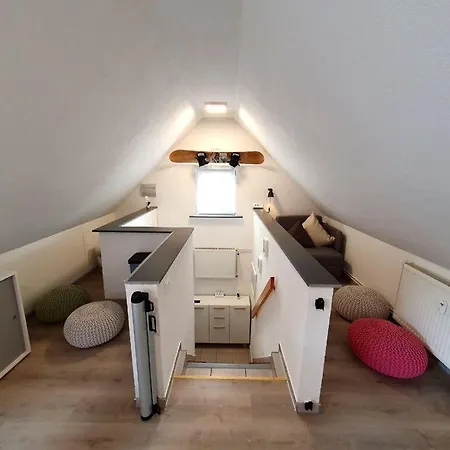 Wohlfuehl-wohnung Mit Sternekomfort Als Maisonette Mit Dachausstieg In * Танне