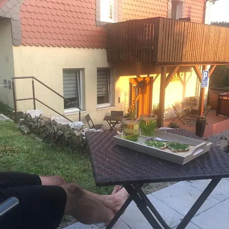 Wohlfuehl-wohnung Mit Sternekomfort Als Maisonette Mit Dachausstieg In Апартаменты
